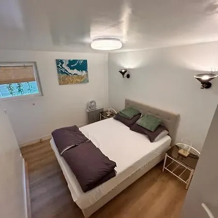 Apartment Appt T2 A 10 M De La